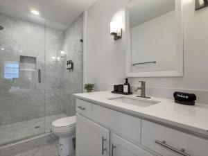 Eclectic Retreat in Heart of Downtown