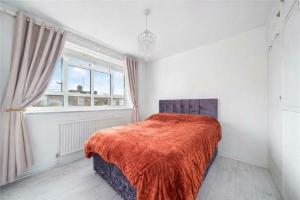 Stylish 3 Bed Flat w Balcony in Tottenham
