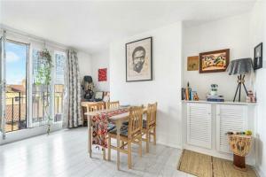Stylish 3 Bed Flat w Balcony in Tottenham