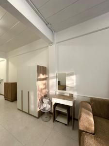Boutique High Ceiling Apartment 5 min Walk BTS