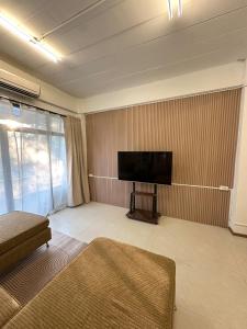 Boutique High Ceiling Apartment 5 min Walk BTS