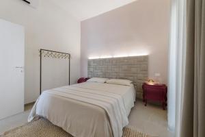 Suite with garden and parking