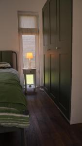 The Weeping Willow Retreat - Ecaterina