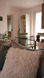 The Weeping Willow Retreat - Ecaterina