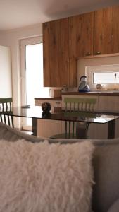 The Weeping Willow Retreat - Ecaterina