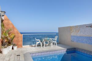 Seaside House With Heated Pool