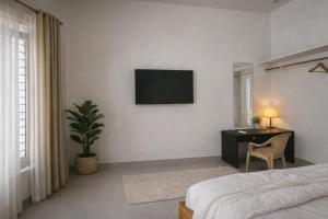 The Lagoon- 3BK Cottage Stay with Private Pool and Garden