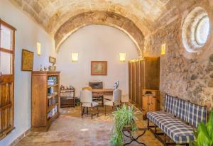 Historica house with Pool free wifi