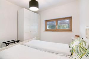 La villa del lago in giardino