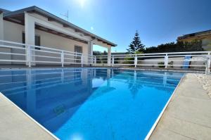 Villa White private pool