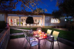 Villa with great garden and pool
