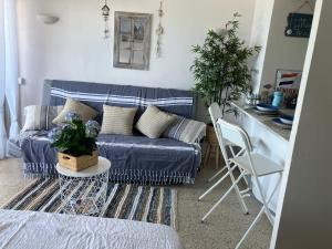 Costa Brava beach studio