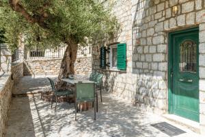 Peaceful Refuge In Mani 1