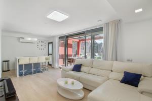 Alexandrias Retreat