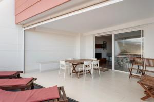Apartment 3 Bedrooms Heated Pool