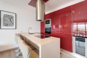 Apartment 3 Bedrooms Heated Pool
