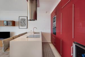 Apartment 3 Bedrooms Heated Pool
