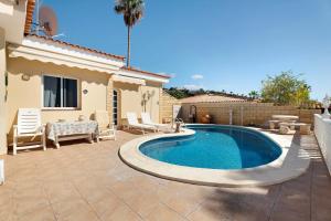 House Carla Private Pool Heated