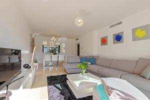 Modern 2-bed apt Capanes del Golf