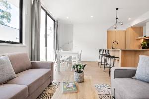 Executive home in centre of Sunshine
