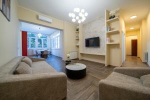 Spacious Three Bedroom Design Apartment near Circo Massimo Rome