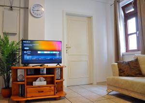 Zentral und großzügig Wohnen - Smart-TV mit streaming Apps - 1 bis 4 Personen - Küche mit Bar - kostenlose Parkzone