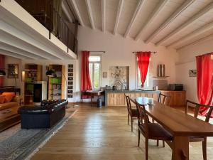 Villa Manghisi immersa nel verde