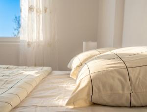 The Beach White House - 80m from the Beach - Renovated