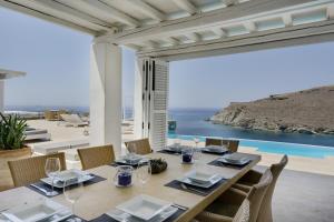 Blueros Luxury Villa