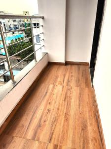 New Premium 2BHK with Balcony Near Hitex Exhibtion SN