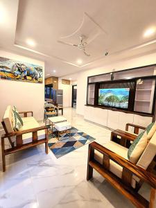 New Premium 2BHK with Balcony Near Hitex Exhibtion SN