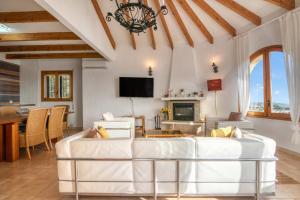 Landhaus Mit Pool Und Spektakulren