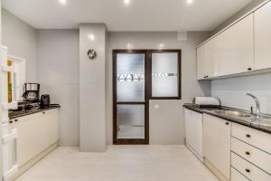 Beachside Puerto Banus Luxury Aprt2