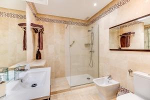 Beachside Puerto Banus Luxury Aprt2