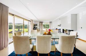 Ria Lounge House