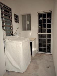 Diamond House with pool, near the airport