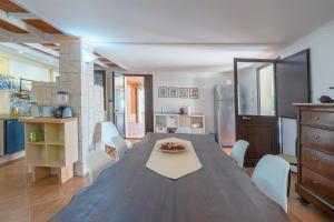 Villa piscina a due passi dal mare