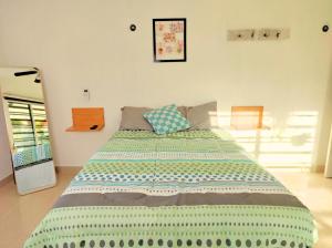 Diamond House with pool, near the airport