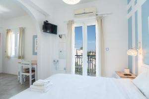 Livadia Seaside Studios 12