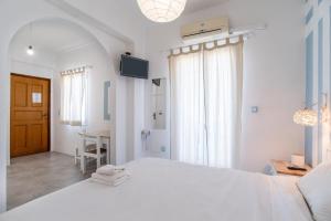 Livadia Seaside Studios 12