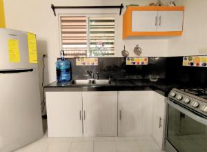 Diamond House with pool, near the airport