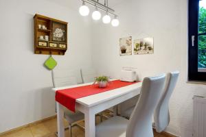 Ferienwohnung To Hus