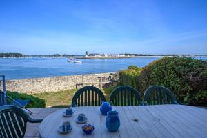 Villa Les Pieds Dans Leau