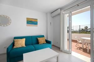 Bajo con terraza 1°linea de playa