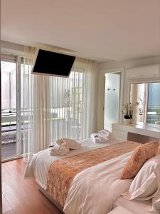 Luxury by the blue