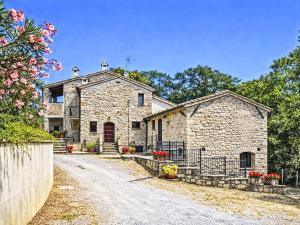 Apartment La Collina degli Ulivi by Interhome