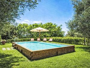 Apartment La Collina degli Ulivi by Interhome