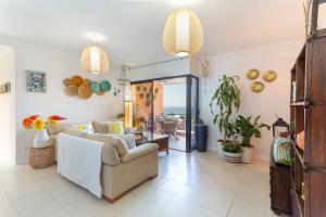 Mounas House