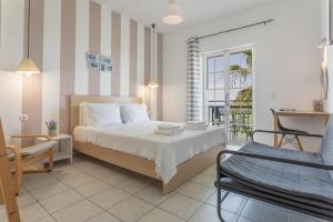 Bel Momento - Family Room