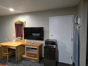 Scottish Inn and Suites Beaumont